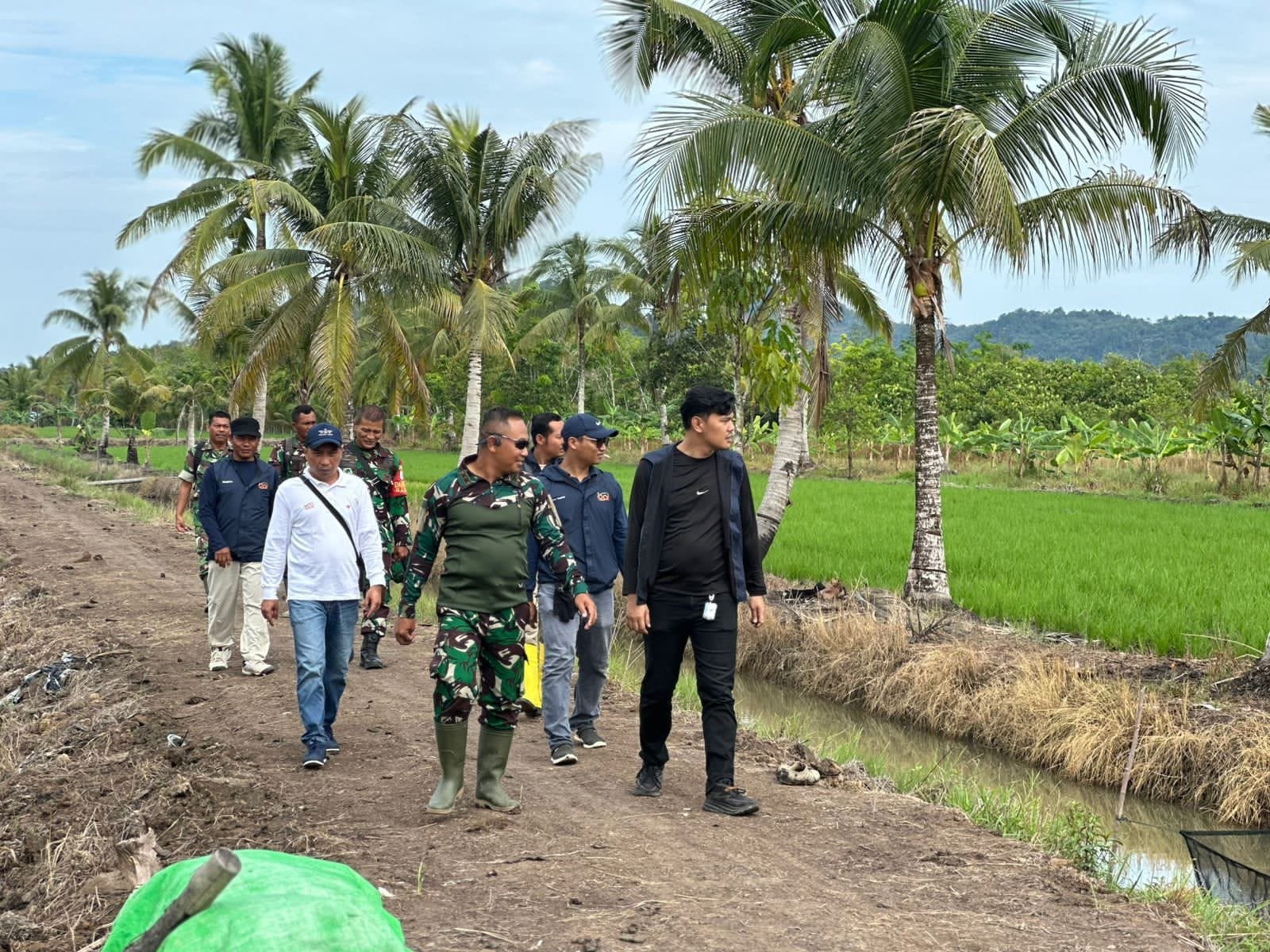 Demplot TMMD Disorot, Dansatgas Ajak PT. BAI Lihat Langsung Potensi Ketahanan Pangan Desa