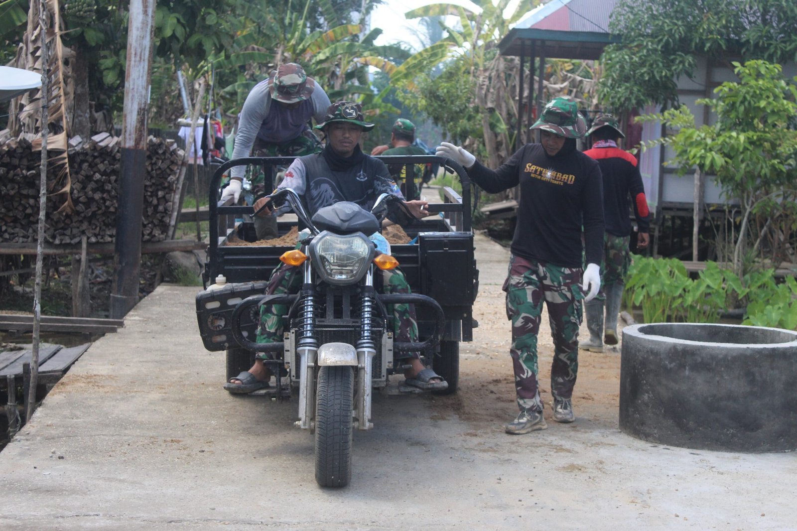 Adanya Alat Angkut Tossa, Sangat Meringankan Satgas TMMD