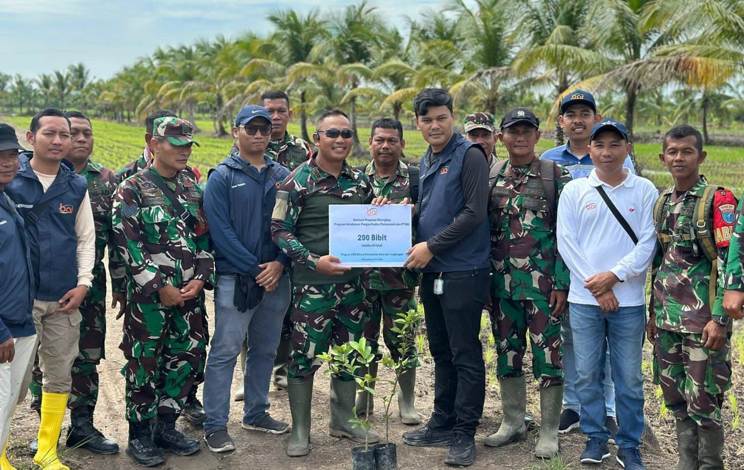 PT. BAI Serahkan 200 Bibit Jambu Kristal, Dukung Cikal Bakal Demplot Ketahanan Pangan Kodim 1201 Mempawah