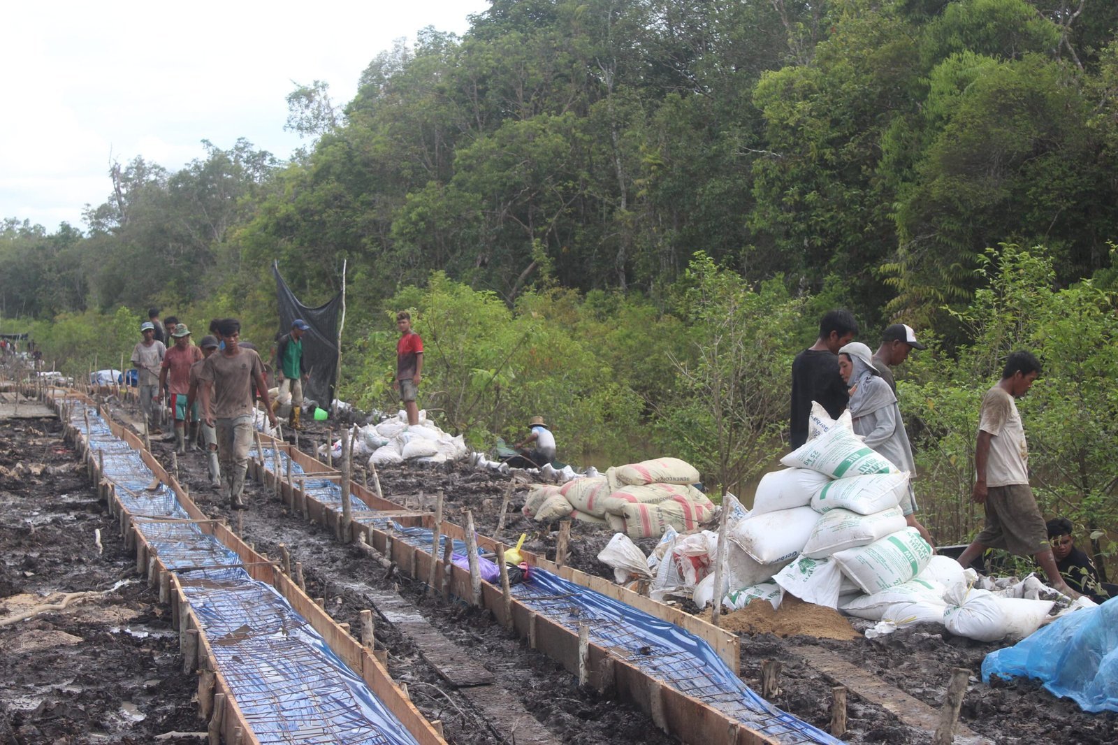Pembangunan Jalan di Desa Talio Tingkatkan Akses Layak bagi Warga