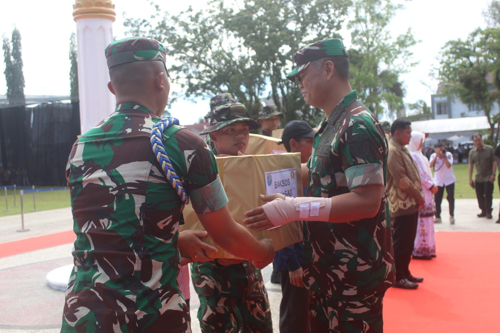 Wakasad Tinjau Langsung UMKM di Halaman Kantor Bupati Barsel