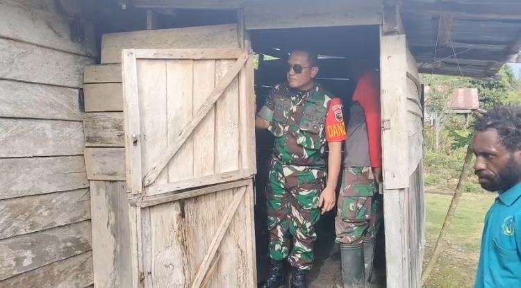 Dansatgas TMMD ke-125 Tinjau Langsung Progres Rehabilitasi RTLH di Kampung Manunggal Jaya Nabire