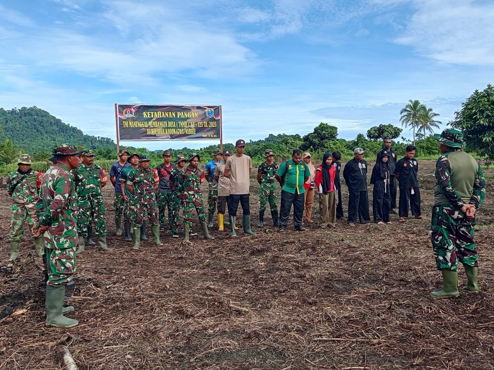 Wujudkan Ketahanan Pangan, TMMD 125 Kodim 1705/Nabire Gelar Penanaman Jagung di Kampung Maidey