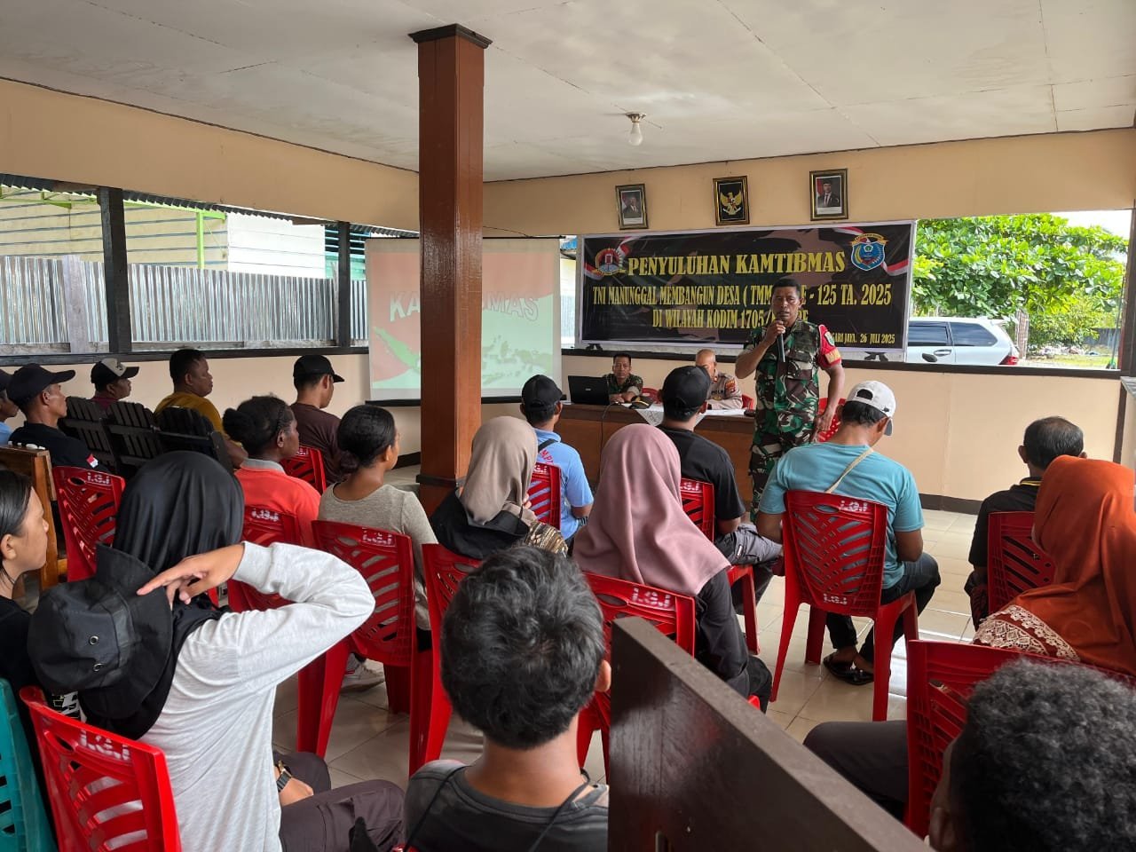 TMMD Kodim 1705/Nabire Gelar Penyuluhan Kamtibmas dan Hukum di Kampung Legari
