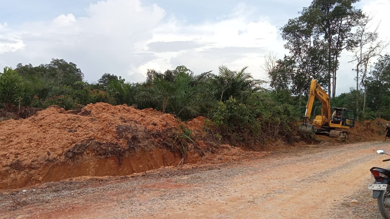 Progres TMMD Reguler Ke-125 Kodim 1017/Lamandau di Desa Batu Kotam: Galian Drainase Capai 33,75%