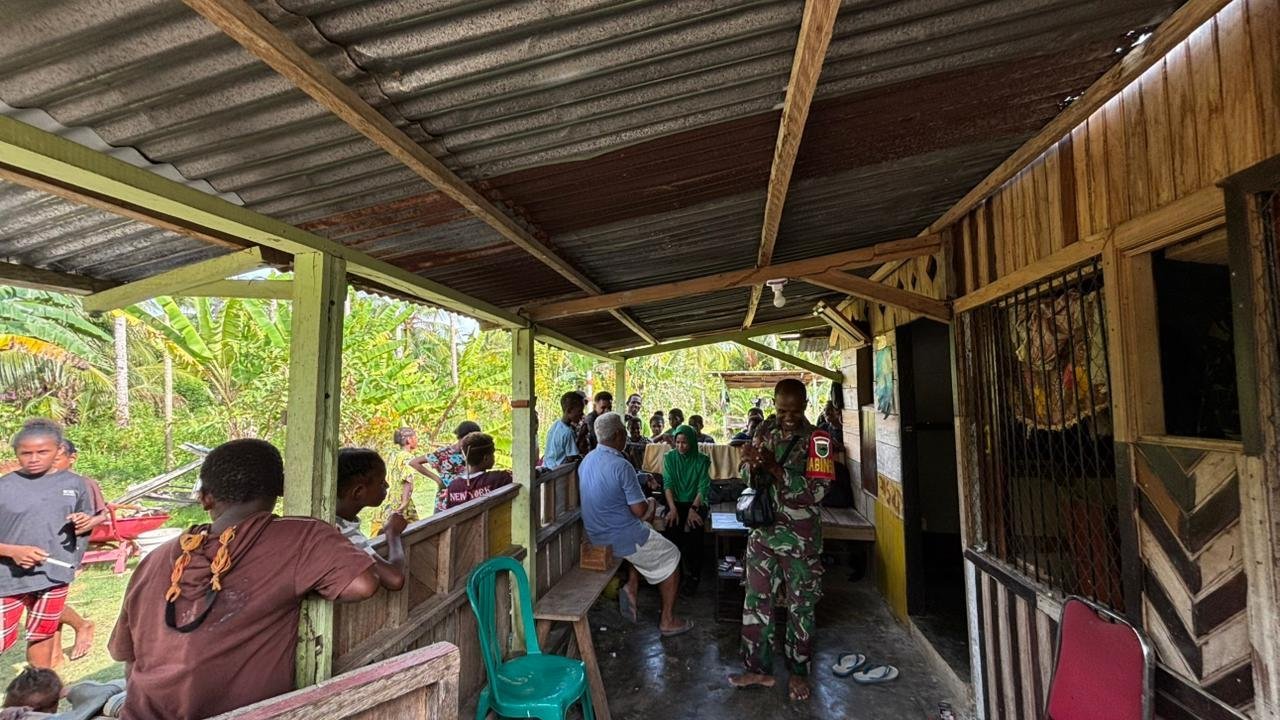 Sela Istirahat Jadi Ajang Silaturahmi, TMMD 127 Kodim 1804/Kaimana Pererat Kemanunggalan