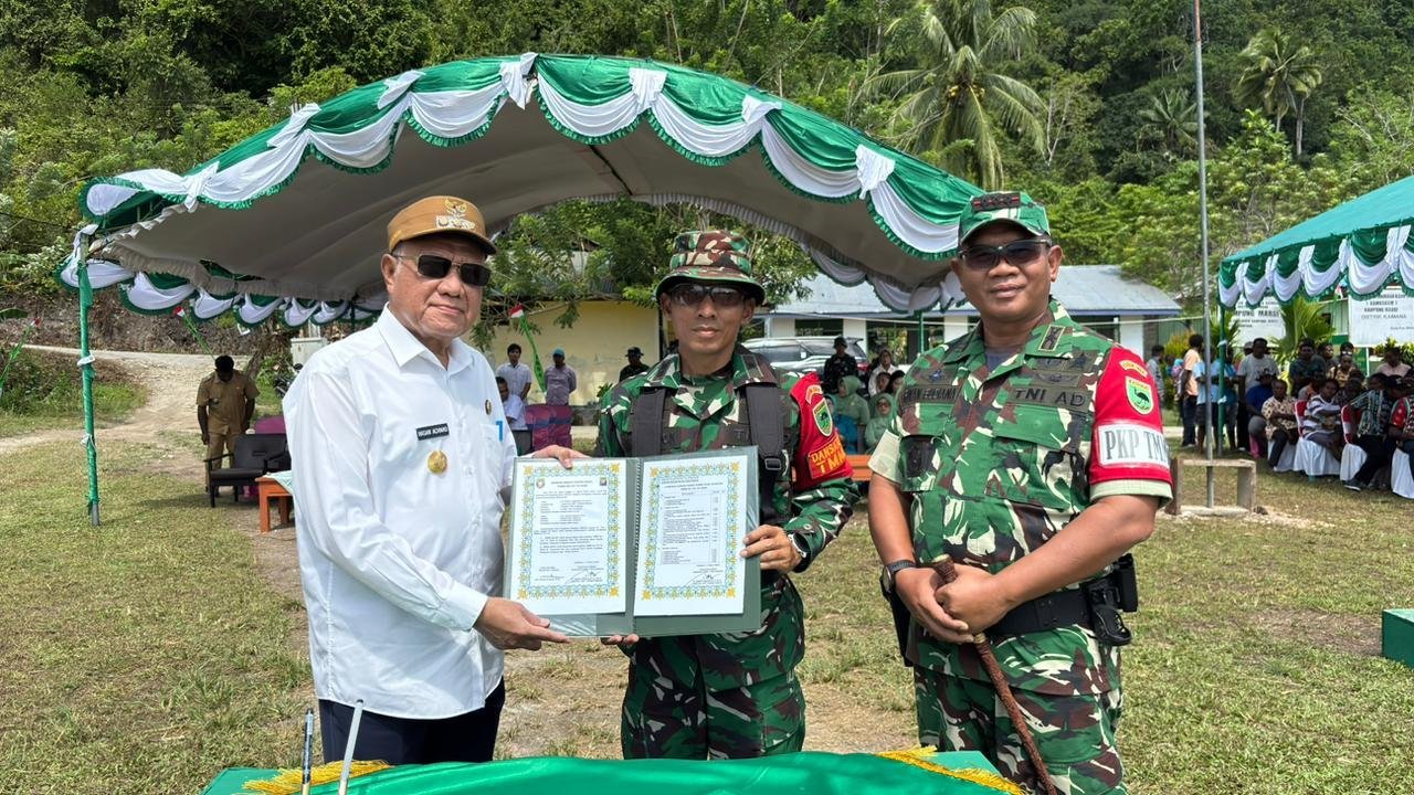 Danrem 182/Jazira Onim Pimpin Upacara Penutupan TMMD 127 di Kampung Marsi