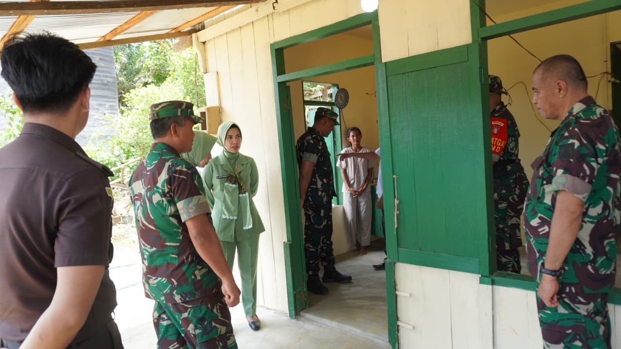 Kasdam XXII/TB Tinjau Hasil Rehab RTLH Program TMMD ke-127 di Desa Tri Buana