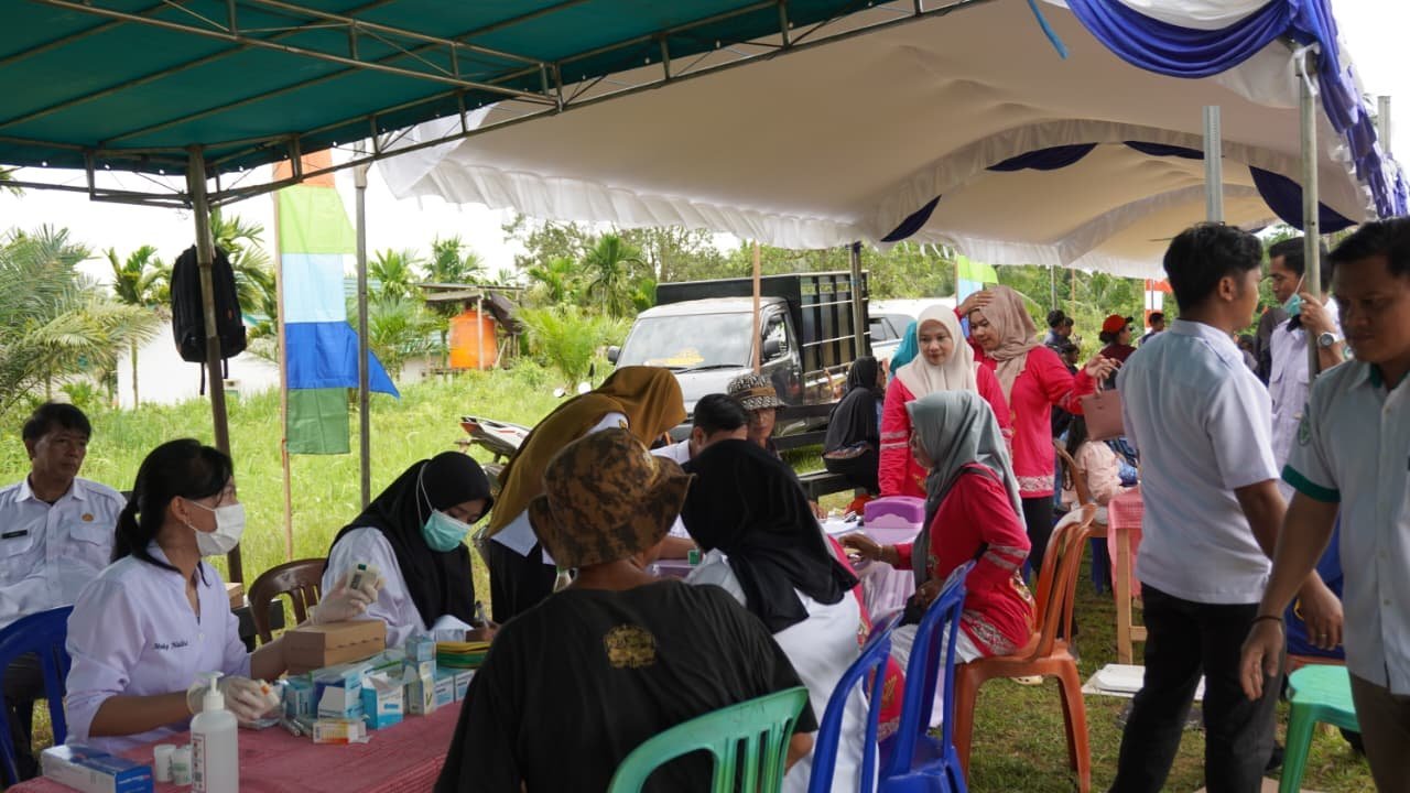 Puluhan Warga Ikuti Pemeriksaan Kesehatan Gratis pada Penutupan TMMD 127