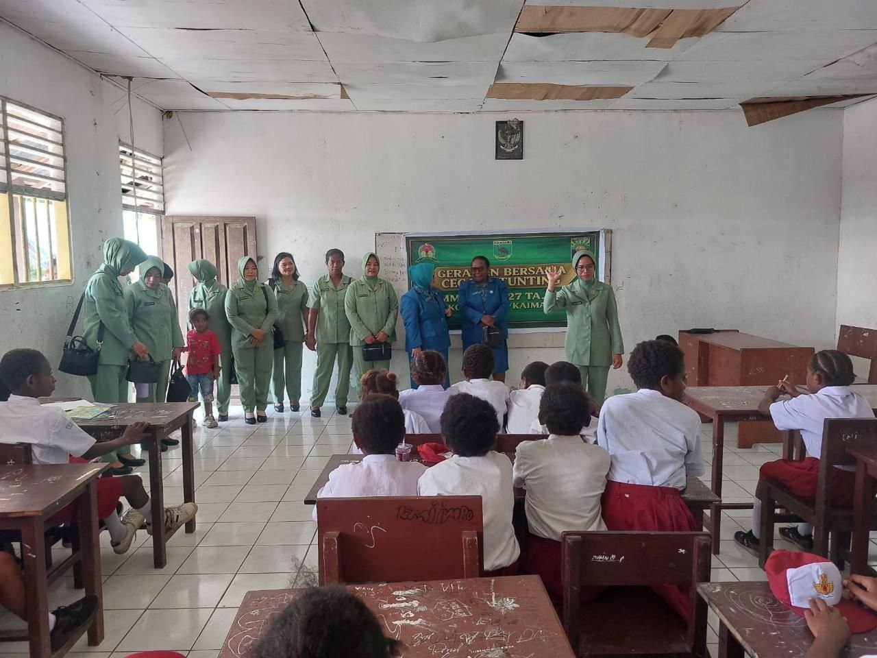 Persit Kodim Kaimana Laksanakan Gerakan Bersama Cegah Stunting dalam TMMD 127