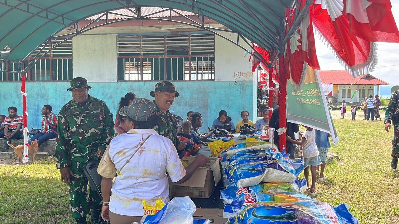 TMMD 127 Gelar Pasar Murah untuk Warga Kampung Marsi