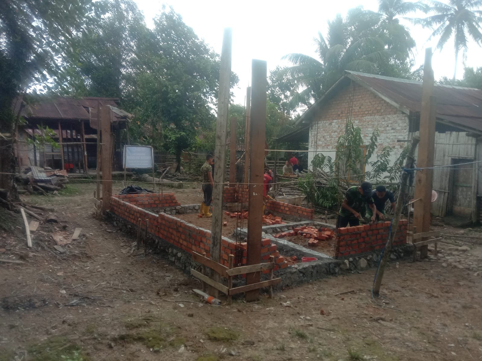 Progres RTLH TMMD Ke-128 Kodim 0405/Lahat Capai Tahap Lanjutan, Warga Mulai Rasakan Harapan Baru
