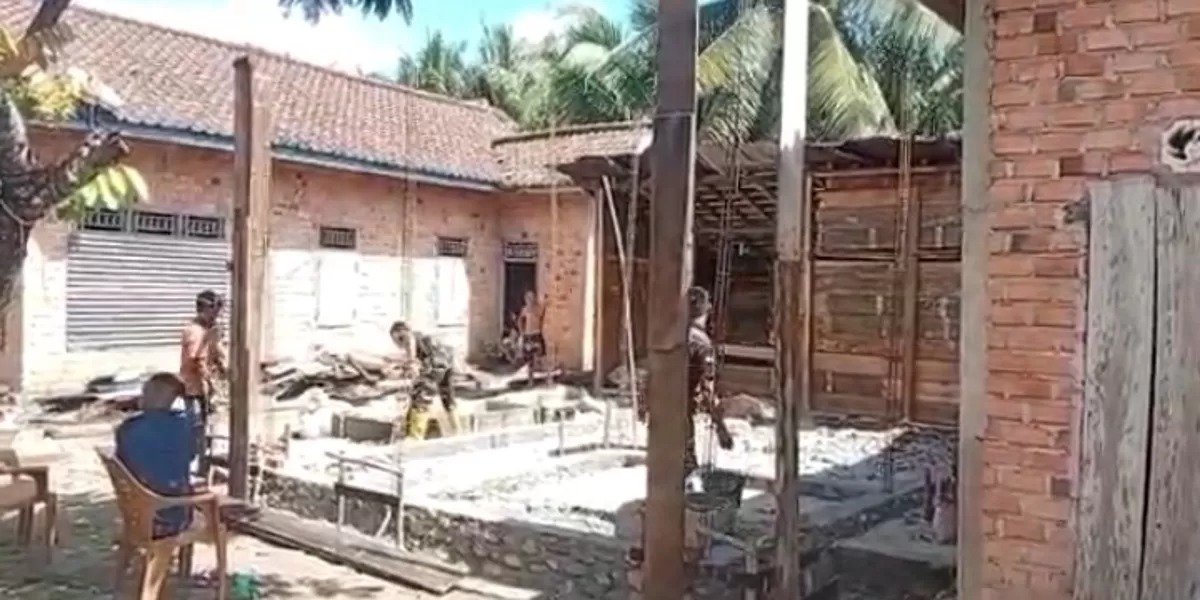 Harapan Pak Devi Menguatkan Semangat Satgas TMMD Rehab RTLH di Lahat