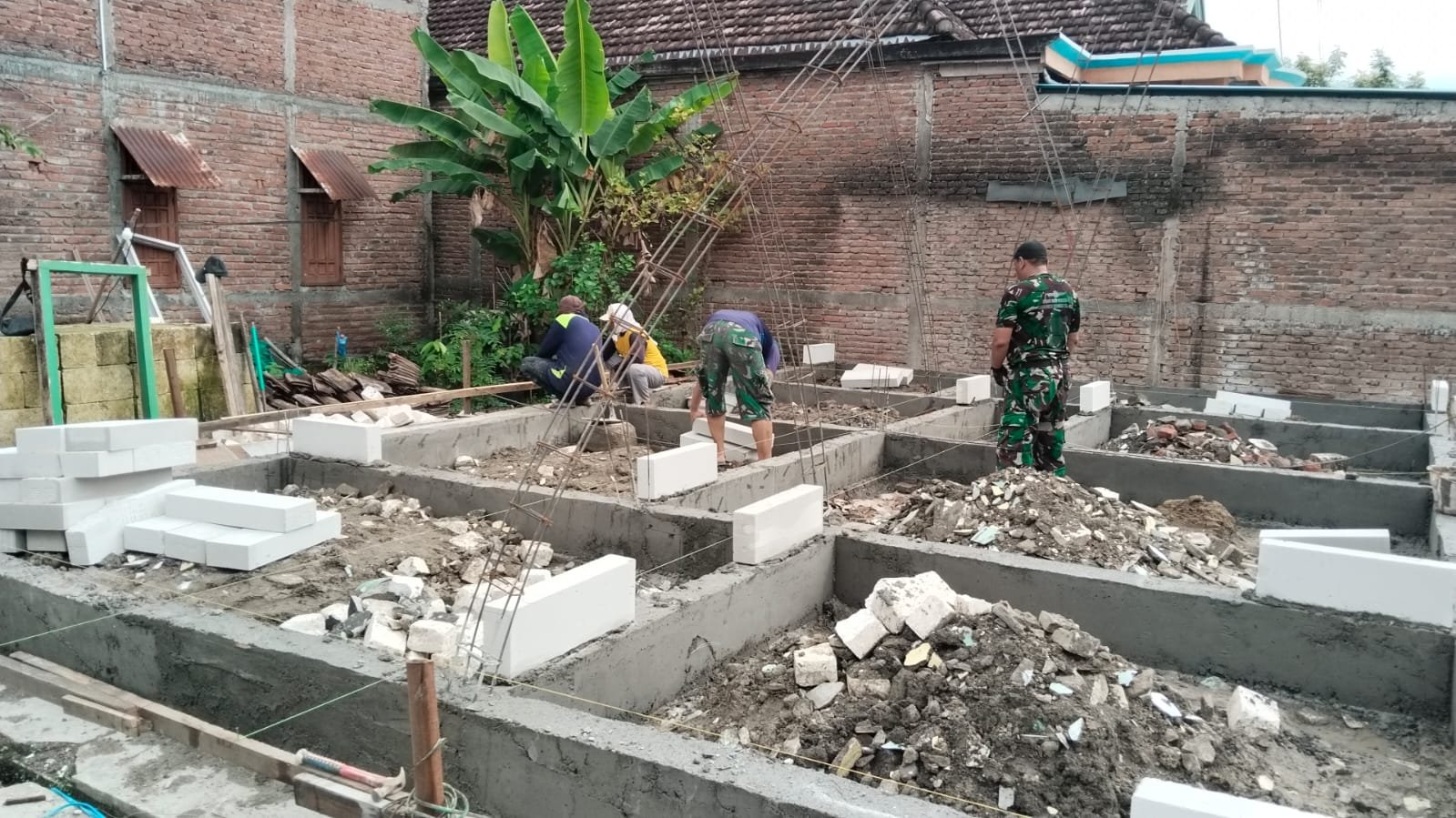Sinergi TMMD ke 128, Percepat Pembangunan RTLH di Slempit