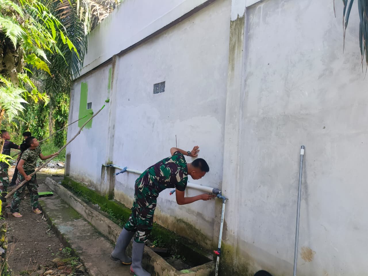 TMMD Ke-128 Kodim 0405/Lahat Sasar Perehaban Mushola Ar-Rasyid di Desa Lubuk Tampang