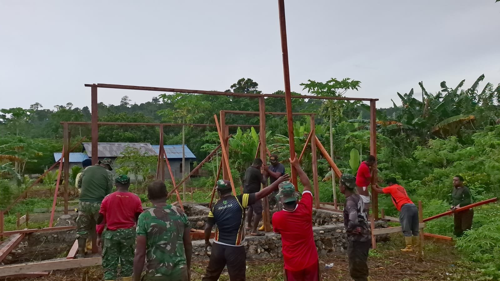 Satgas TMMD Ke-128 dan Warga Kompak, Pembangunan Rumah Capai Progres Positif ‎ ‎