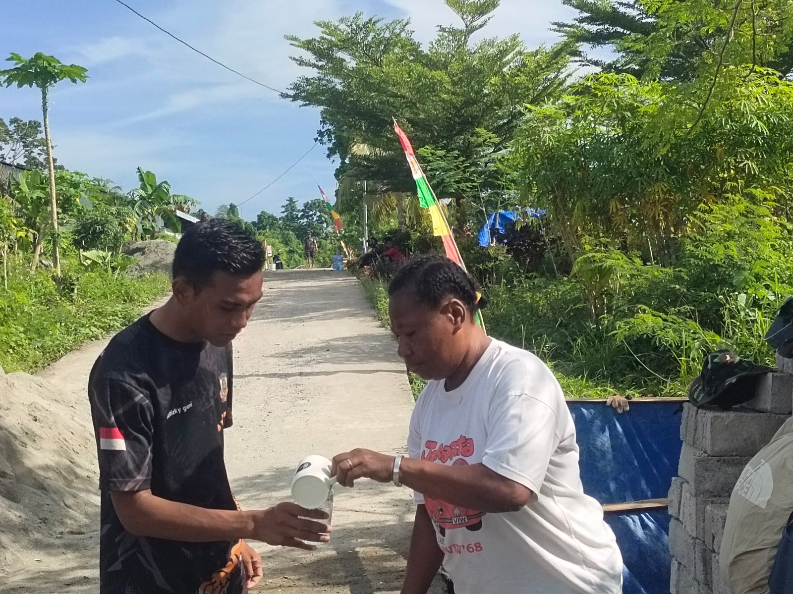Sederhana Namun Bermakna, Dukungan Mama-Mama Jadi Penyemangat Satgas TMMD Kodim 1801/Manokwari