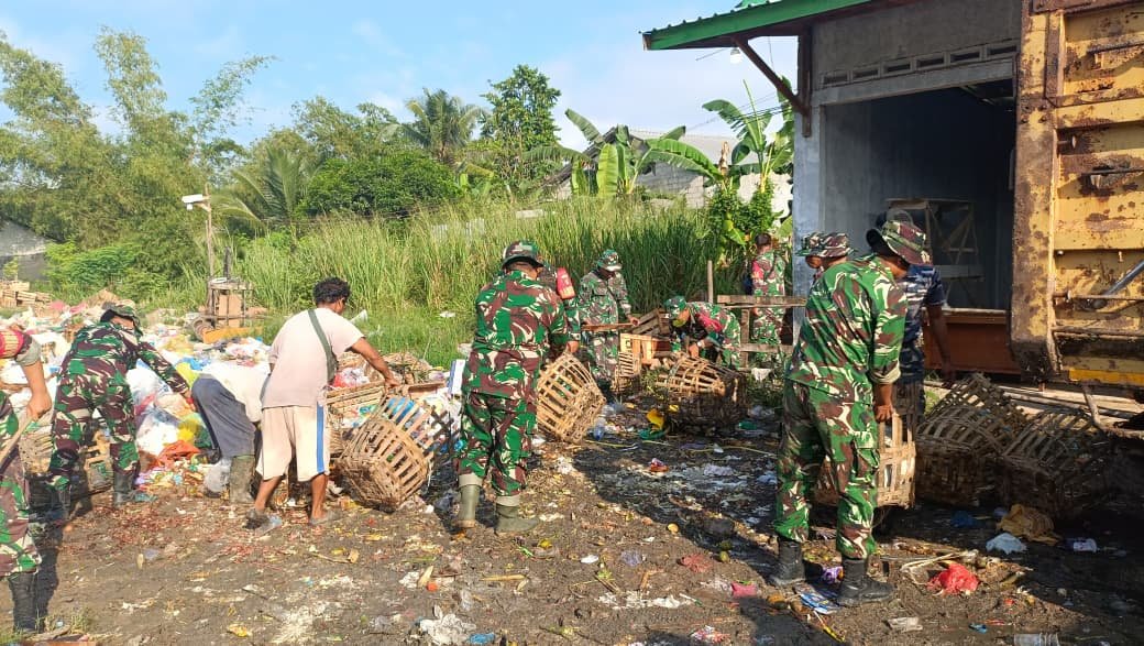 Peran Warga Jadi Kunci, TMMD Ke-128 Kodim 1014/Pbn Bersihkan Pasar Pangkalan Banteng