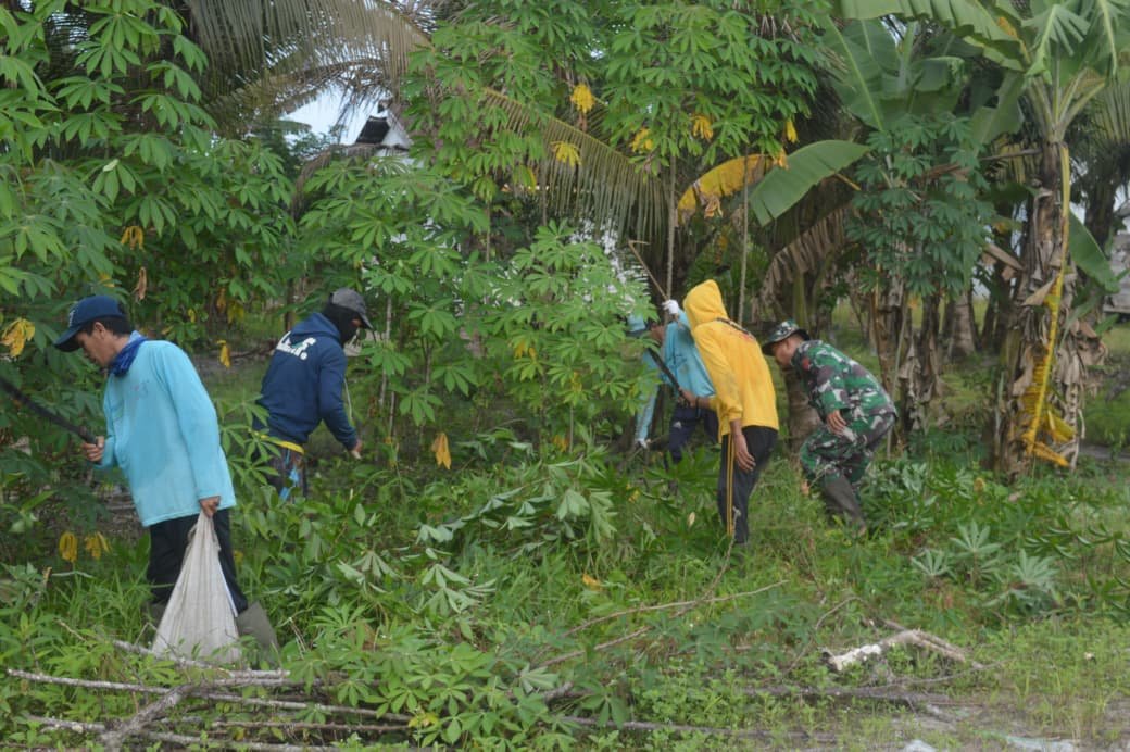 Kasdim 1014/Pbn: Kebersamaan TNI dan Warga Percepat Pembangunan Desa