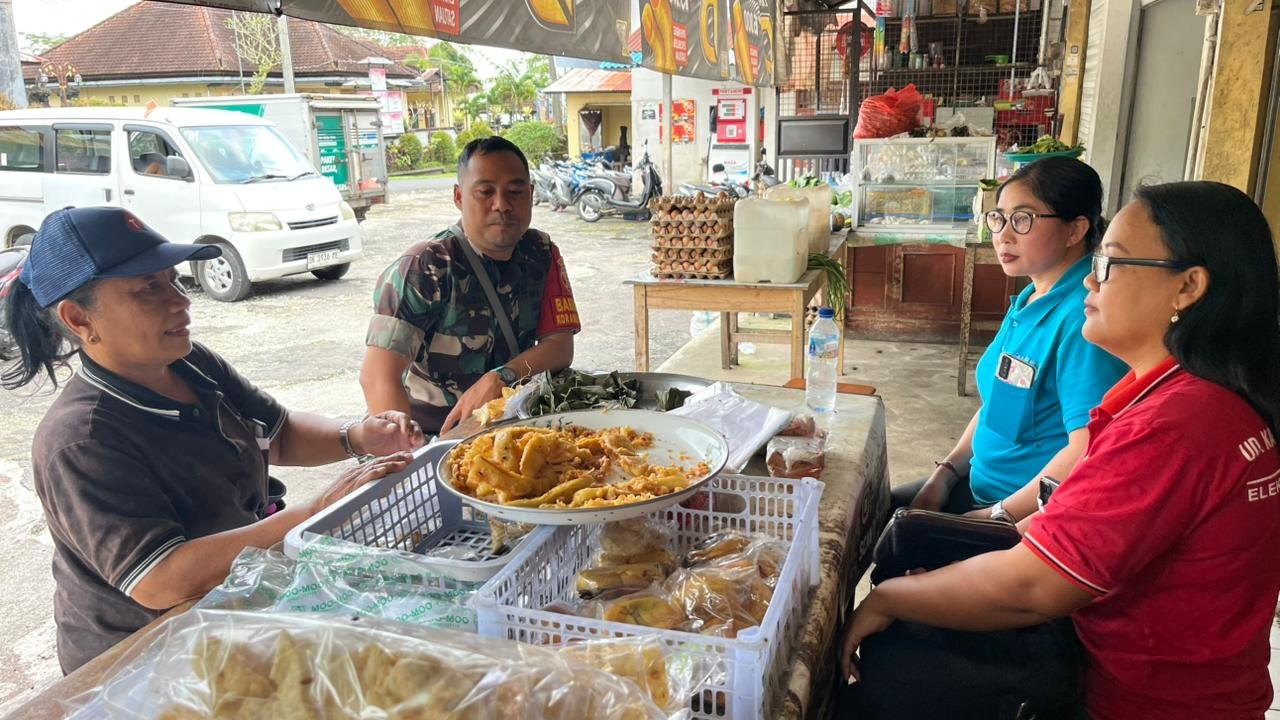 Babinsa Desa Landih Melaksanakan Kegiatan (Komsos), Bersama Warga Binaan.