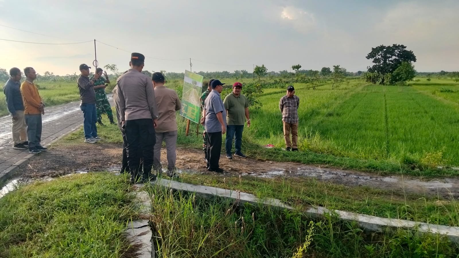 Perkuat Sinergitas Lintas Sektoral, Sekda Gresik Apresiasi Kinerja Satgas TMMD di Kecamatan Kedamean