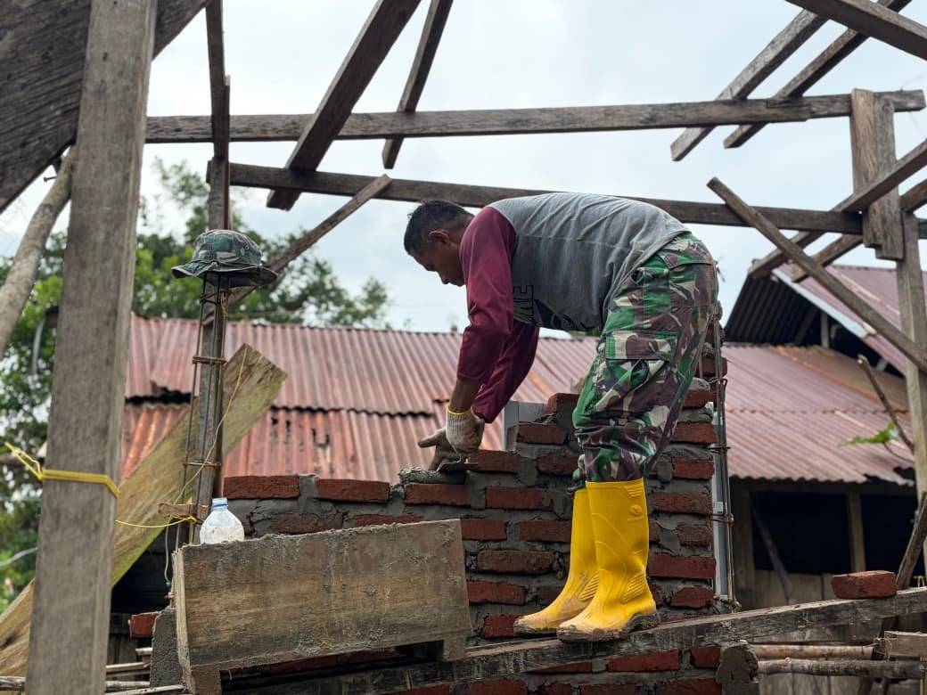 Satgas TMMD Kodim 1430/Konut Rampungkan MCK dan Penampungan Air di Desa Amolame