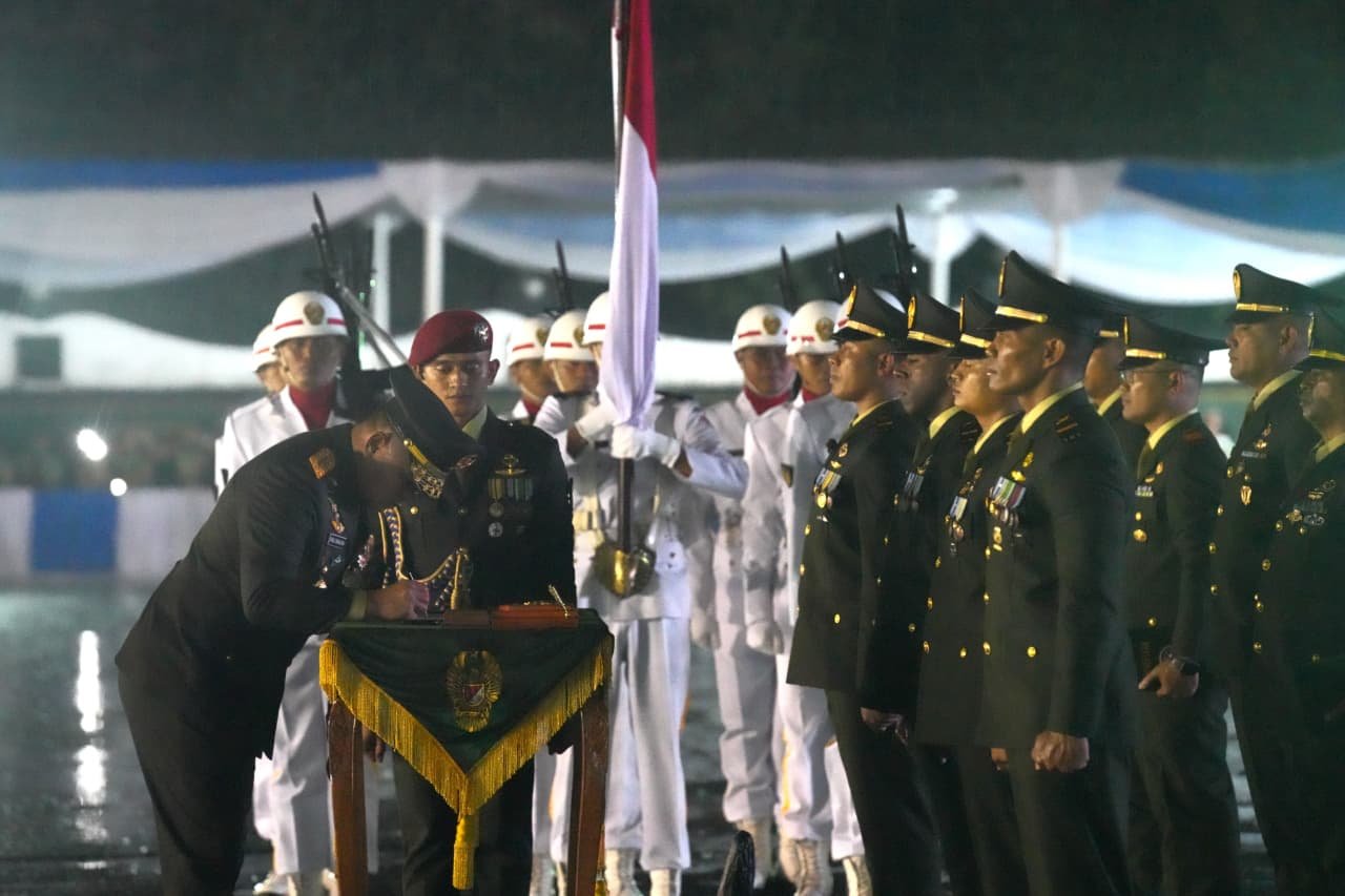 Dibawah Guyuran Hujan, Kasad Lantik 1.202 Perwira Remaja Diktukpa TNI AD Gelombang I TA 2026