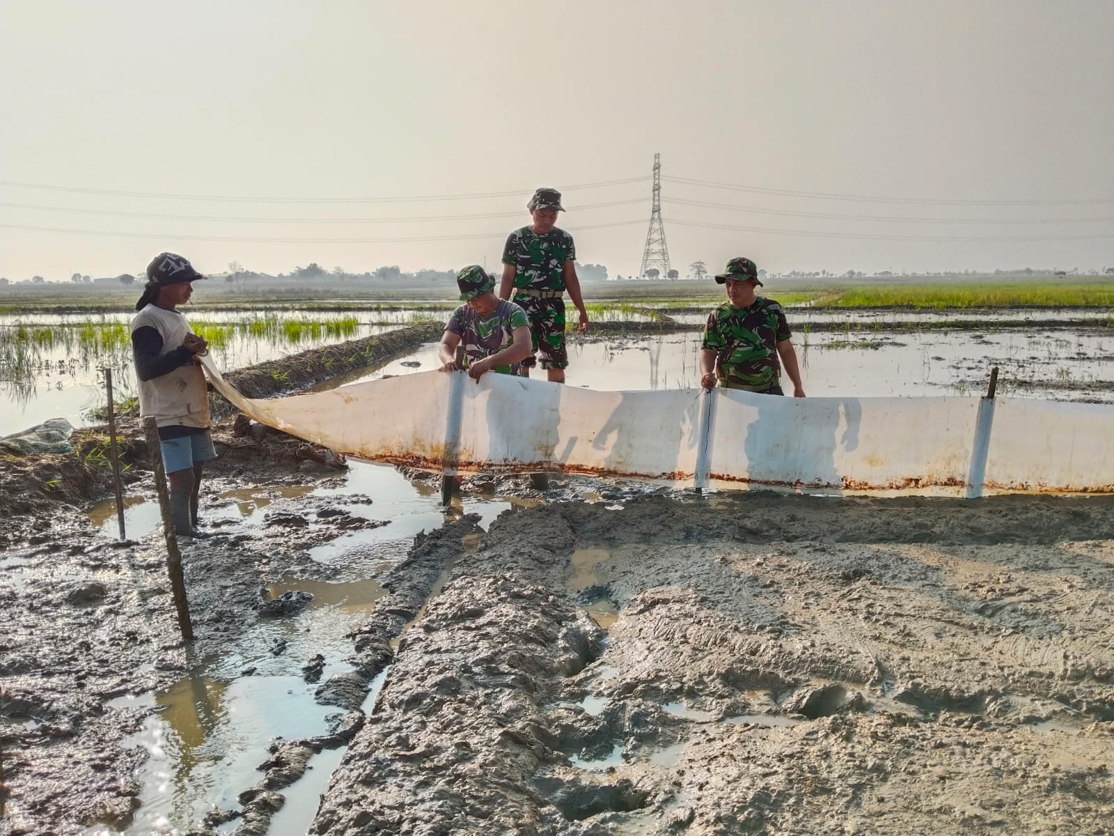 Kades Luwung Kencana Apresiasi Program Ketahanan Pangan TMMD ke-129 Kodim 0620/Kab. Cirebon