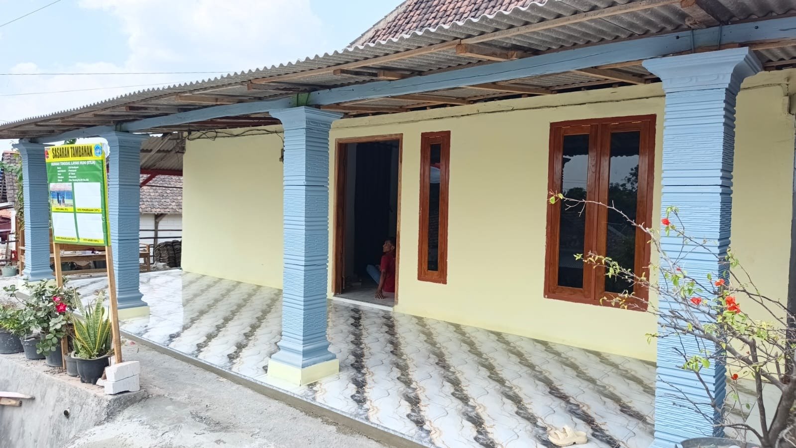 Transformasi Rumah Ibu Lifa: Cermin Dedikasi Satgas TMMD 129 di Lamongan