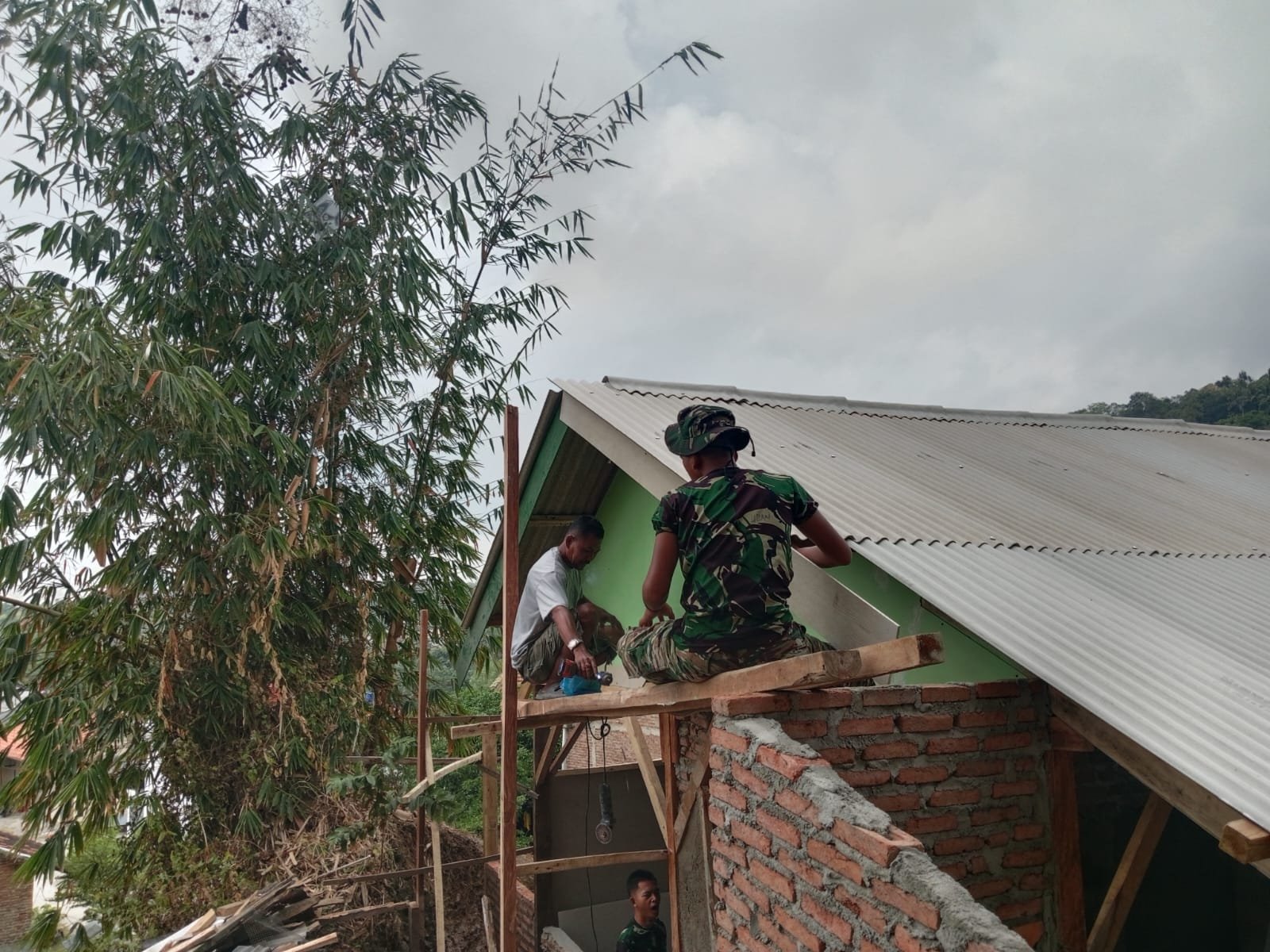 Keberhasilan TMMD ke-129: Pembentukan Simbol di Rumah Bapak Siswanto